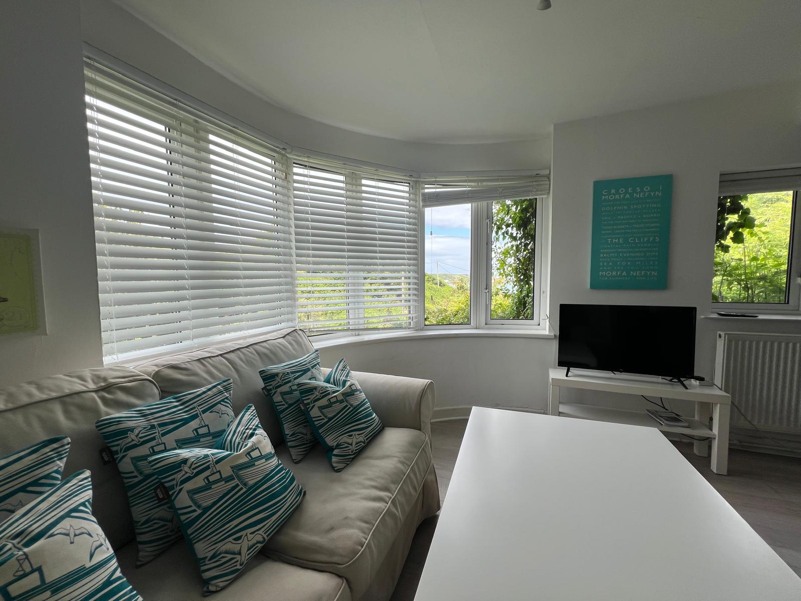 Lounge with sea-view bay window
